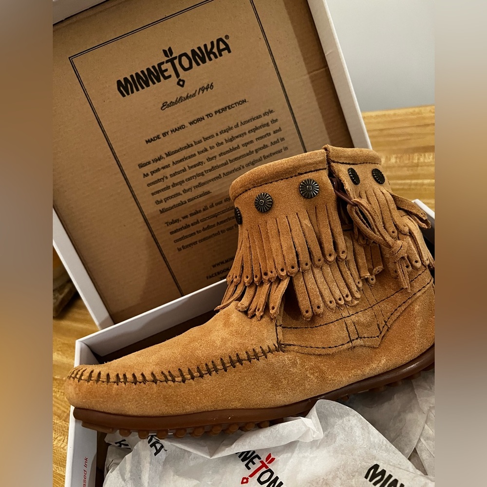 Minnetonka Double Fringe Side zip boot